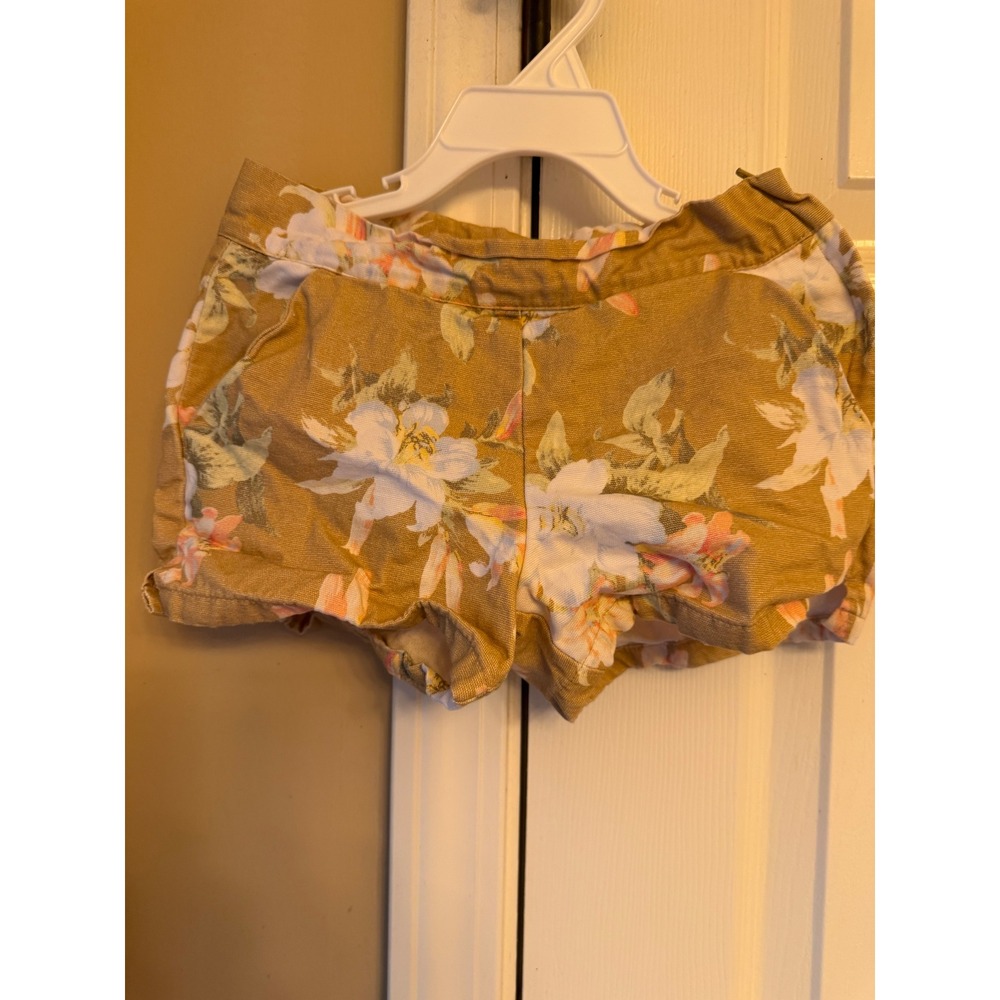 Girls tan floral shorts